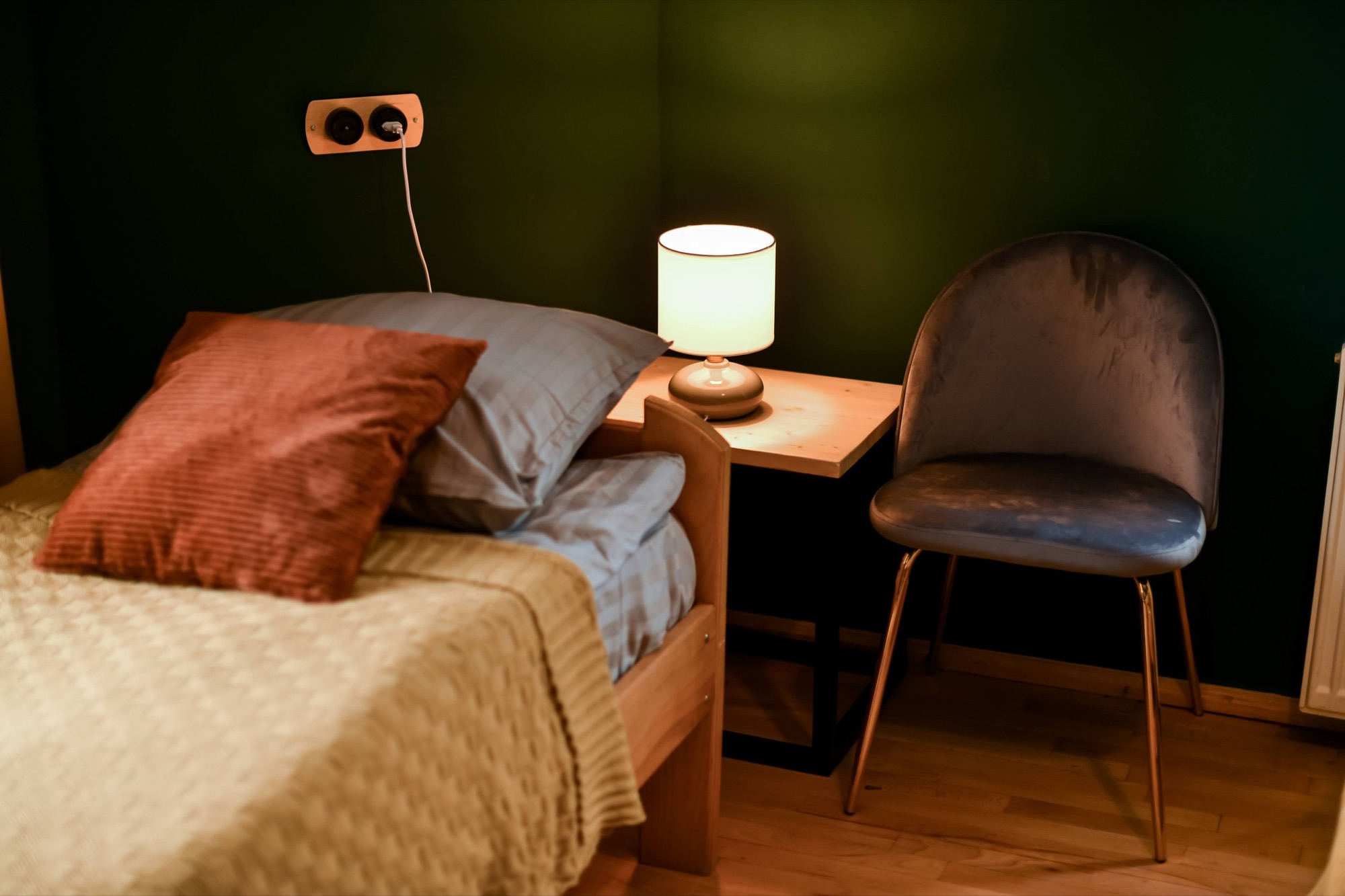 Triple Room with Balcony / Green Light